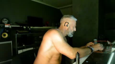 Snapshot of ruffi77 chatting on June 28, 2026, 10:38 pm Chico que rico Caliente online show from June 28, 2026, 10:38 pm