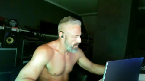 Snapshot of ruffi77 chatting on July 25, 2026, 12:14 pm Chico que rico Caliente online show from July 25, 2026, 12:14 pm