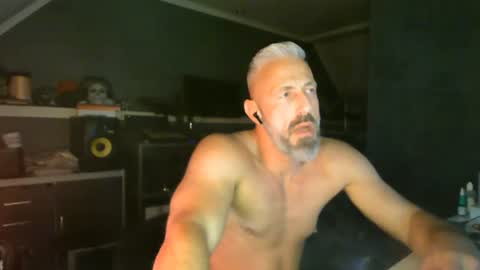 Snapshot of ruffi77 chatting on July 29, 2026, 12:20 am Chico que rico Caliente online show from July 29, 2026, 12:20 am