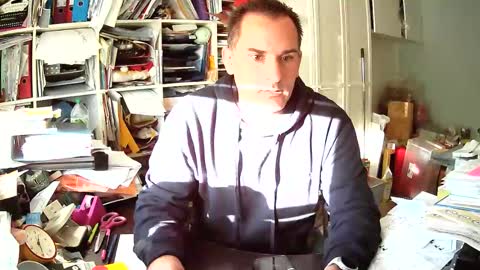 runner1978 online show from November 19, 2025, 8:47 am