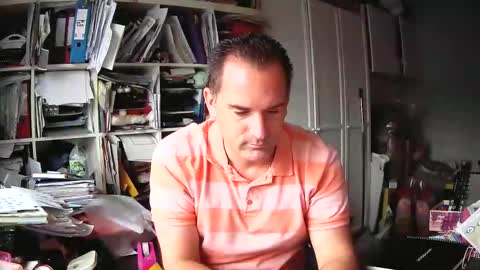 Snapshot of runner1978 chatting on November 28, 2025, 9:56 am runner1978 online show from November 28, 2025, 9:56 am