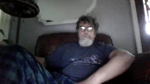 Snapshot of runningaround60 chatting on June 6, 2026, 10:31 am runningaround60 online show from June 6, 2026, 10:31 am