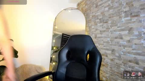 Lorenn online show from December 24, 2024, 3:16 am