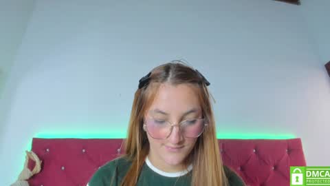 Snapshot of ruth_harvey chatting on January 28, 2025, 3:35 pm Ruth online show from January 28, 2025, 3:35 pm