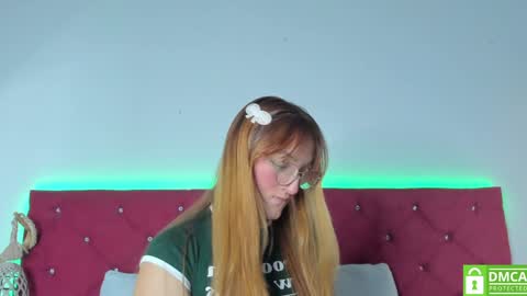 Snapshot of ruth_harvey chatting on February 4, 2025, 12:22 pm Ruth online show from February 4, 2025, 12:22 pm