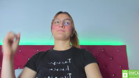 Snapshot of ruth_harvey chatting on March 2, 2025, 1:05 pm Ruth online show from March 2, 2025, 1:05 pm