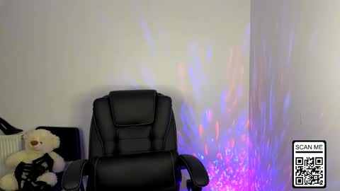 Snapshot of ruthless_111 chatting on October 30, 2025, 8:20 pm Nika online show from October 30, 2025, 8:20 pm