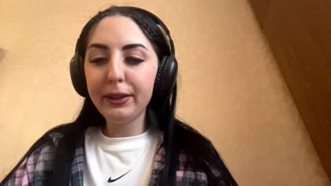 Cindy online show from November 8, 2025, 10:04 am