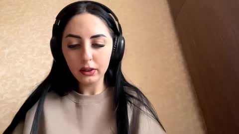 Cindy online show from November 11, 2025, 9:20 am