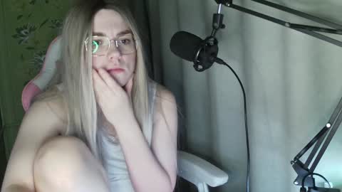 Snapshot of ruthsimp chatting on February 5, 2025, 6:37 pm Tanyushka online show from February 5, 2025, 6:37 pm