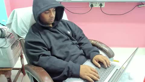 rwb17 online show from November 13, 2025, 4:06 pm