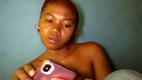 Snapshot of rwuica chatting on May 17, 2026, 9:49 am Rwuica online show from May 17, 2026, 9:49 am