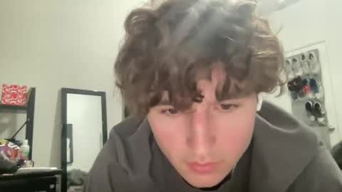 Snapshot of ryan287747 chatting on February 16, 2025, 5:26 am ryan online show from February 16, 2025, 5:26 am