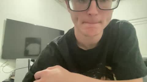 Snapshot of ryan287747 chatting on February 24, 2025, 7:44 am ryan online show from February 24, 2025, 7:44 am