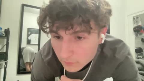 Snapshot of ryan287747 chatting on March 5, 2025, 5:40 am ryan online show from March 5, 2025, 5:40 am