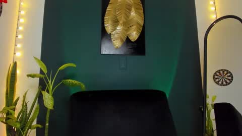 Ryan independent model online show from September 13, 2025, 11:21 am