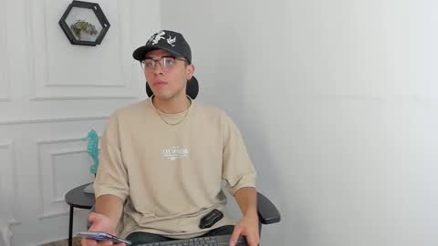 Snapshot of ryanfuller_ chatting on October 29, 2025, 3:25 pm Ryan online show from October 29, 2025, 3:25 pm