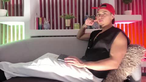 Snapshot of ryangreys01 chatting on October 17, 2025, 3:10 am Ryan online show from October 17, 2025, 3:10 am