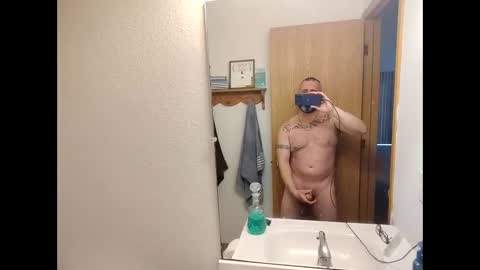 Snapshot of ryanihde2025 chatting on February 9, 2026, 10:14 pm ryanihde2025 online show from February 9, 2026, 10:14 pm