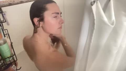 rylanxoxo online show from November 25, 2025, 4:01 am