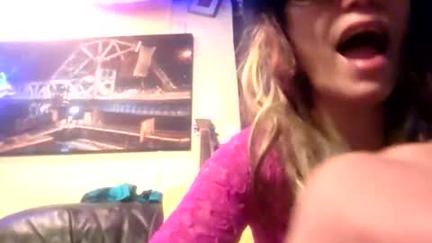 Snapshot of ryliemackenzie93 chatting on March 25, 2026, 10:54 am ryliemackenzie93 online show from March 25, 2026, 10:54 am