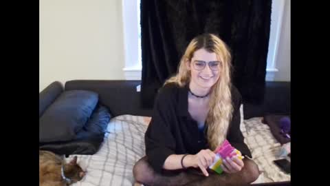 Snapshot of ryn_michele chatting on December 15, 2024, 6:37 pm Ryn Michele online show from December 15, 2024, 6:37 pm