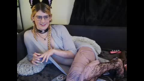 Snapshot of ryn_michele chatting on December 31, 2024, 7:51 pm Ryn Michele online show from December 31, 2024, 7:51 pm