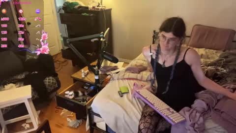 Snapshot of ryn_michele chatting on September 13, 2025, 1:00 pm Ryn Michele online show from September 13, 2025, 1:00 pm