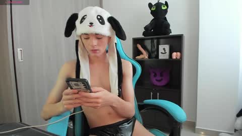 Snapshot of ryo_bleu chatting on May 21, 2026, 8:38 pm RYO BLEU online show from May 21, 2026, 8:38 pm