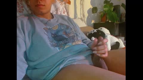 Snapshot of ryssem chatting on December 14, 2024, 9:13 pm Emryss online show from December 14, 2024, 9:13 pm