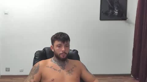 Snapshot of s1nmaster chatting on October 3, 2025, 7:44 pm s1nmaster online show from October 3, 2025, 7:44 pm