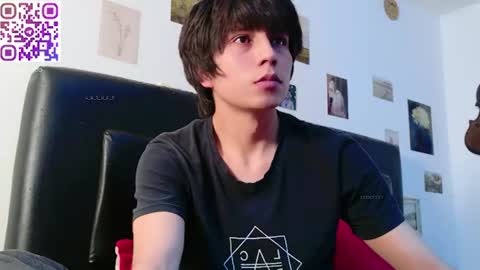 Snapshot of s_a_t_u_r_n chatting on June 25, 2026, 12:10 am ST online show from June 25, 2026, 12:10 am