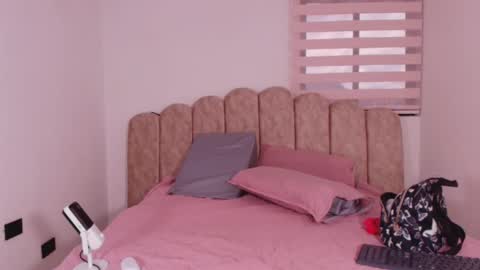 s_sofia_ online show from June 5, 2026, 7:19 pm