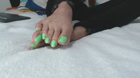 saaramiller     online show from December 11, 2024, 4:49 am