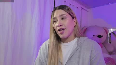 saaya_tay online show from April 6, 2026, 3:15 am