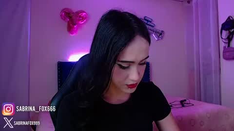 sabrina fox online show from June 25, 2026, 5:07 am