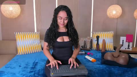 Snapshot of sabrina_shark chatting on April 21, 2026, 1:42 am Sabrina Shark online show from April 21, 2026, 1:42 am