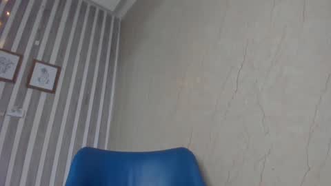 mariana  online show from January 20, 2025, 9:43 pm