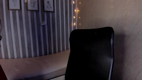 mariana  online show from February 6, 2025, 10:00 pm