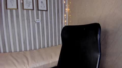 mariana  online show from February 12, 2025, 2:24 am