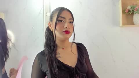 mariana  online show from September 23, 2025, 9:29 pm