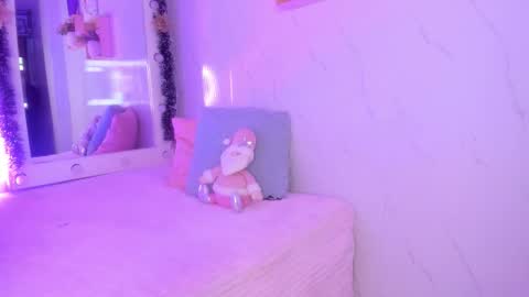 mariana  online show from November 27, 2025, 2:13 am