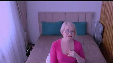 Sabrina MacMarren online show from April 23, 2026, 1:57 pm