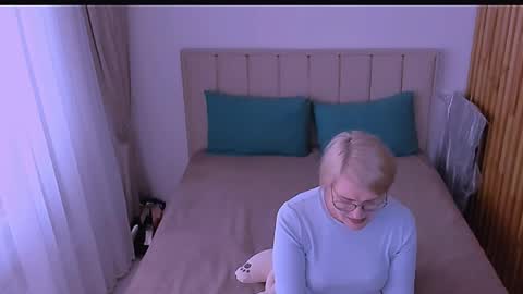 Sabrina MacMarren online show from April 25, 2026, 1:41 pm