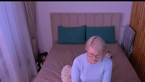 Sabrina MacMarren online show from April 29, 2026, 5:30 pm