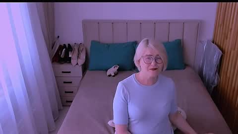 Sabrina MacMarren online show from May 5, 2026, 3:53 pm