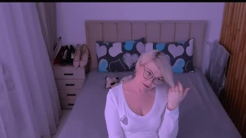 Sabrina MacMarren online show from May 8, 2026, 6:46 pm
