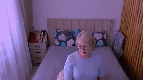 Sabrina MacMarren online show from May 17, 2026, 1:40 pm