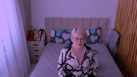 Sabrina MacMarren online show from May 19, 2026, 3:18 pm