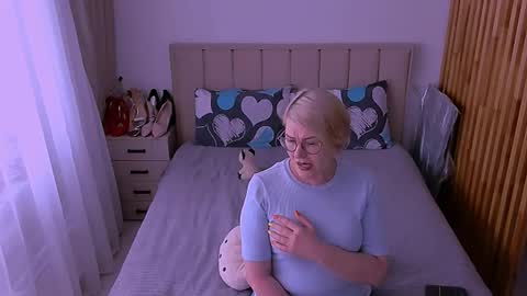 Sabrina MacMarren online show from May 22, 2026, 10:21 am